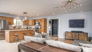 Villa, 4 Bedrooms, Non Smoking | Living room | Flat-screen TV - 4 Bedroom Home Old Town (Scottsdale)