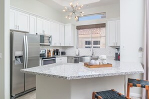 Townhouse, 3 kamar tidur, Bebas Asap Rokok | Dapur pribadi | Lemari es besar, microwave, oven, dan kompor