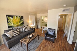 Apartment, 2 Schlafzimmer, Nichtraucher | Wohnzimmer