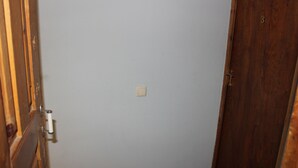 Library - Guesthouse Qaldea (Mestia)