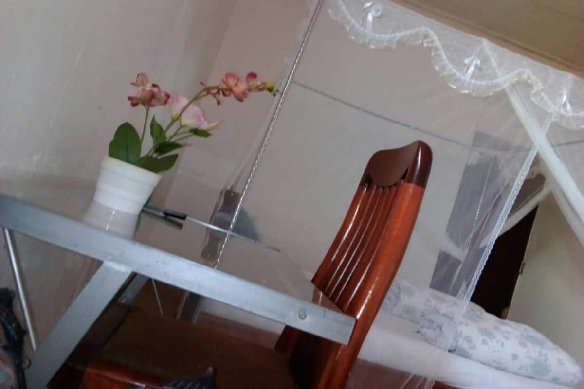 1 chambre, minibar, coffre-fort, fer et planche Ă repasser