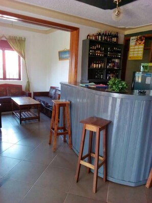 بار (في المنشاة)