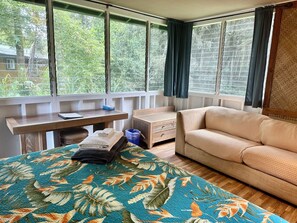 标准小屋, 1 张特大床和 1 张沙发床 | 床单