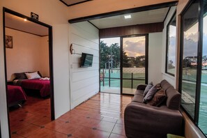Superior Room | 1 bedroom, down comforters, minibar, iron/ironing board - Hotel las ardillas (Monteverde)