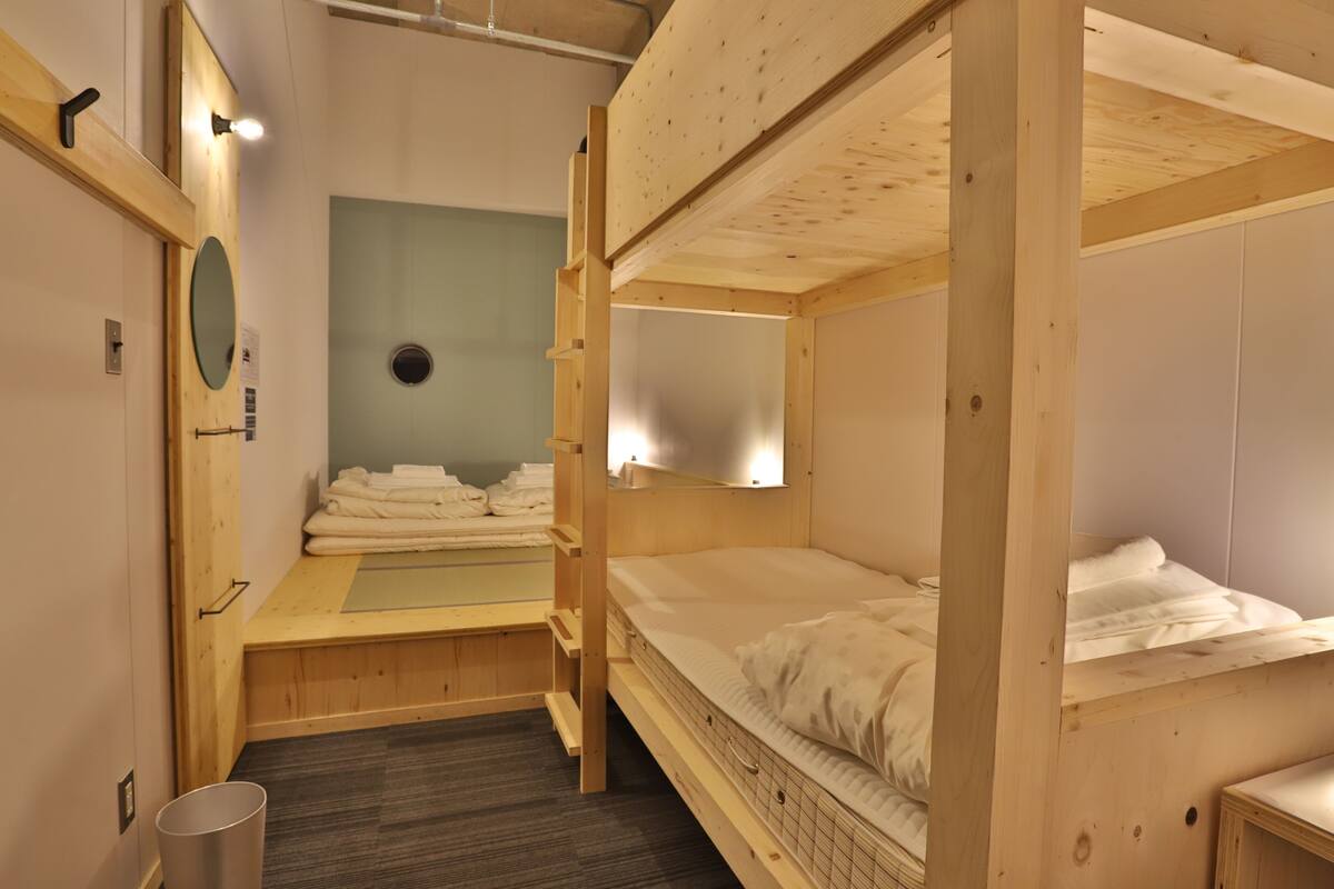 Quadruple Room,Shared Bathroom [Child Age 7-12 2000JPY, Age 0-6 Free (when using existing bedding)] | WiFi (free), bed sheets