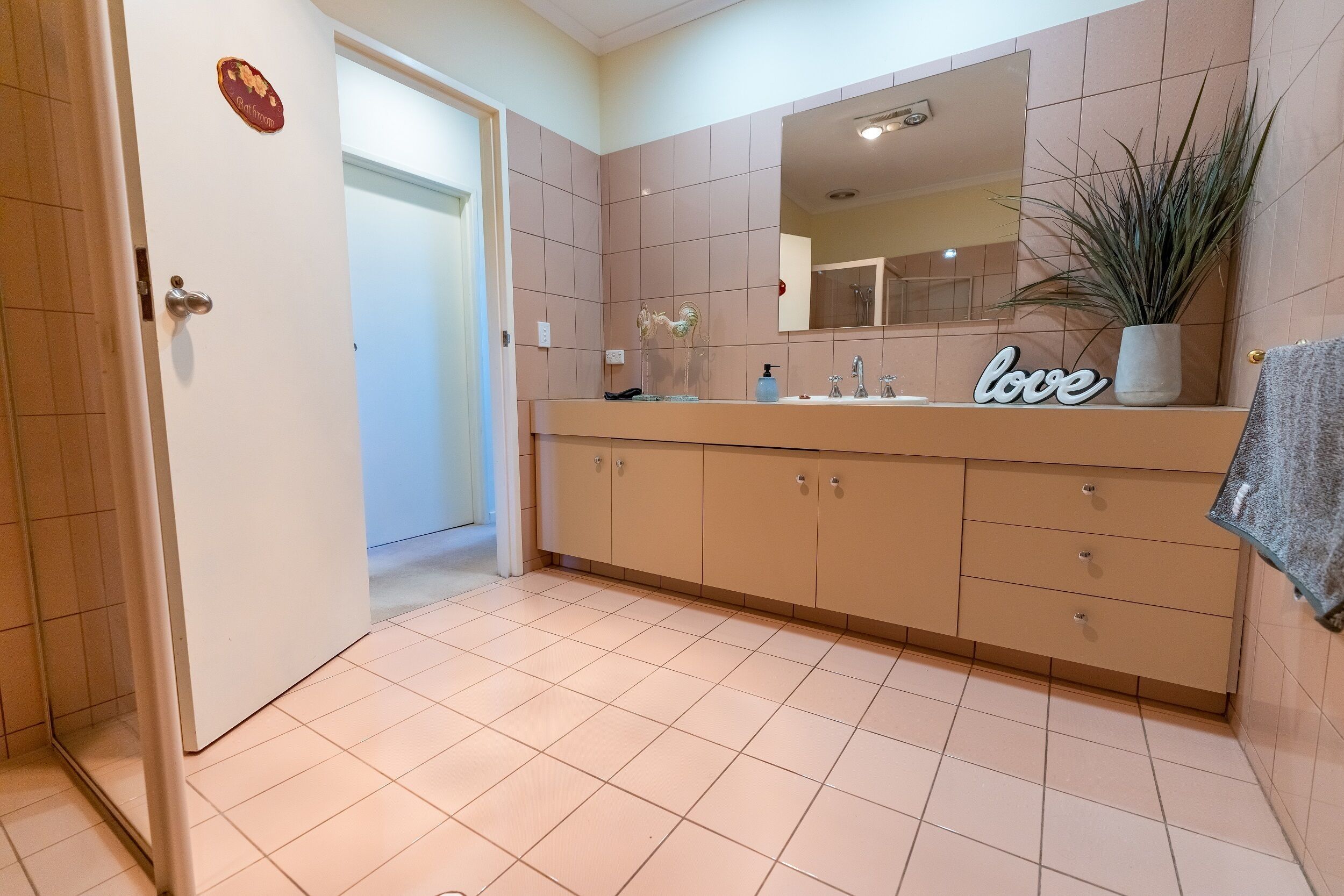 Adelaide Style Accommodation - CLOSE TO CITY - 3Bdrm - In elite North Adelaide — image 23