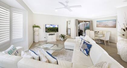 Spacious Pet Friendly Home with Private Pool 5mins from Mooloolaba Beach