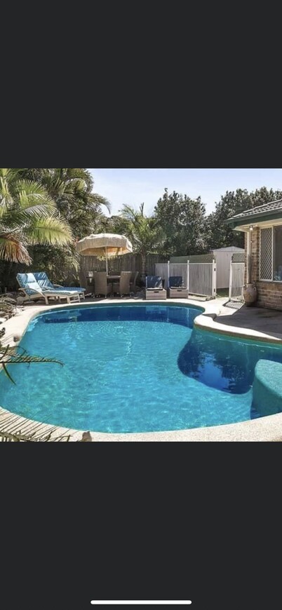 Spacious Pet Friendly Home with Private Pool 5mins from Mooloolaba Beach