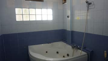 Chambre Double | Baignoire à jets