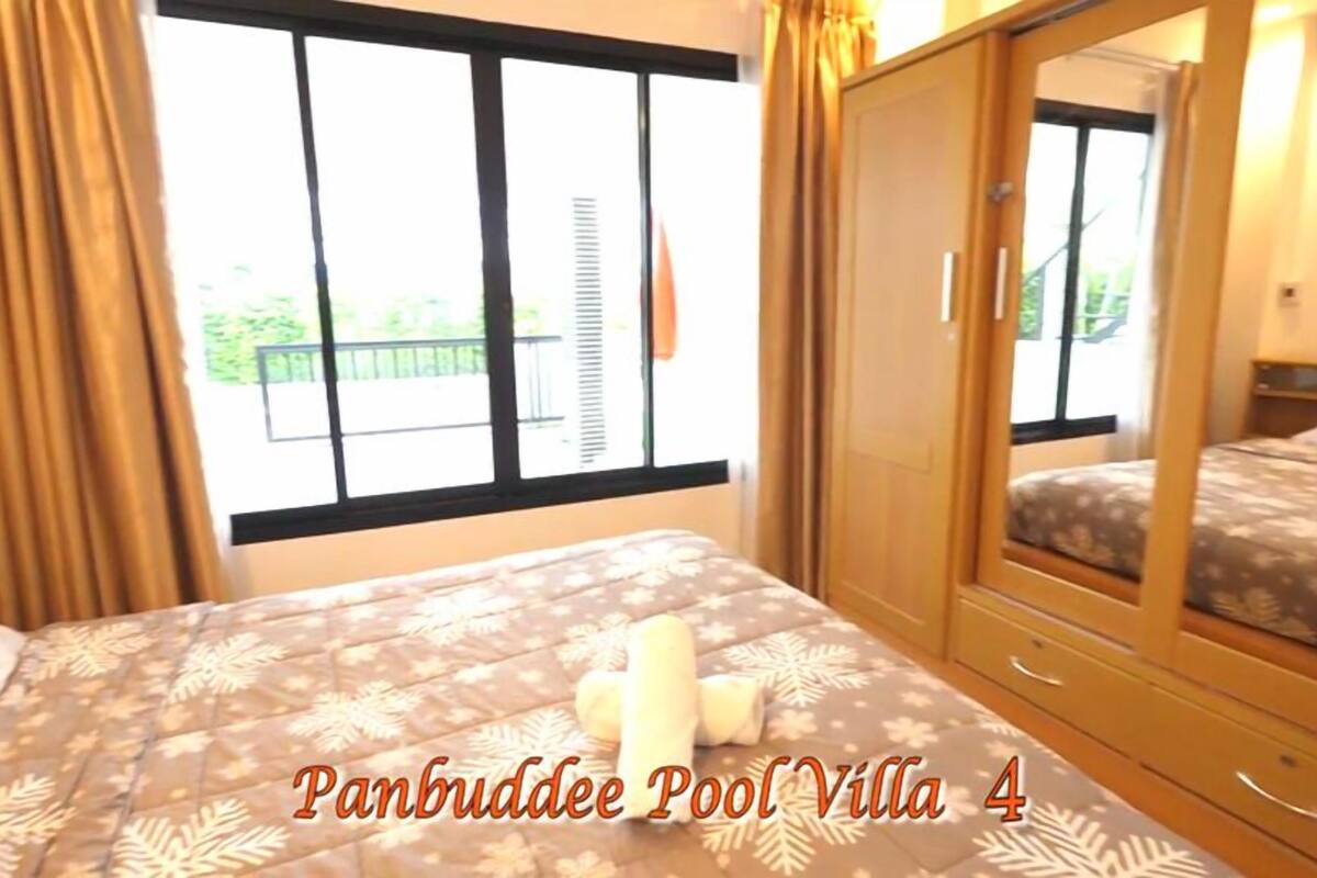 Panbuddee Pool Villa 4 | Desk, rollaway beds, free WiFi