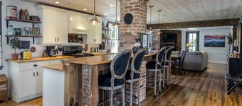 Mountain View’s and near Luray . 360 degrees views of the Blue Ridge. WOW!