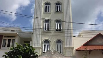 Mặt tiền nơi lưu trú