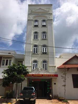 Front of property - Nam Dinh Motel (Buon Ma Thuot)