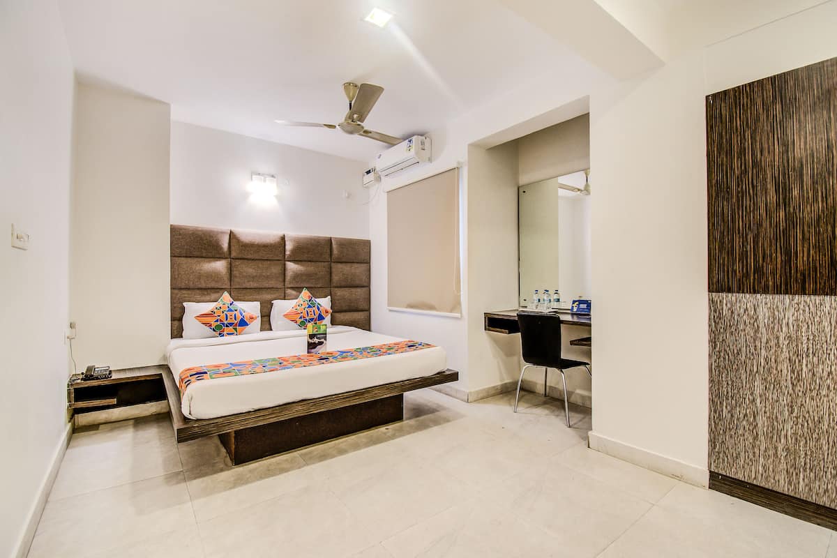 Premium Room | Desk, free WiFi, bed sheets