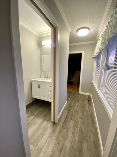 2025 LAVALLETTE Beach Block, Wifi, C- AC, sleeps 9, 2 Baths, 9 Houses to Beach!