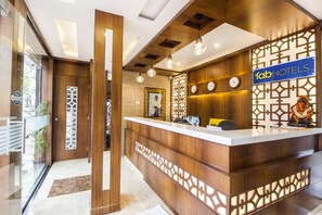 Reception - FabHotel Rekha Residency Rajajinagar (Bengaluru)