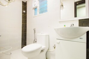 Deluxe Double Room, 1 Double Bed, Non Smoking | Bathroom | Shower, free toiletries, towels - FabHotel Rekha Residency Rajajinagar (Bengaluru)