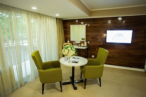 Chambre Standard double | Literie de qualité, minibar, coffre-fort, bureau