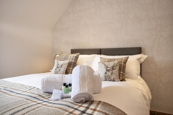 2 bedrooms, Egyptian cotton sheets, hypo-allergenic bedding