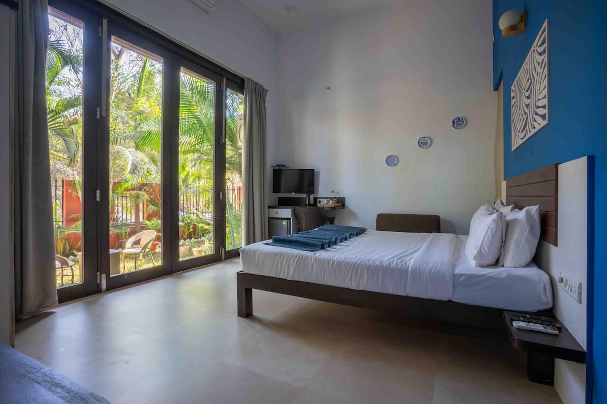 Trendy Suites with Garden