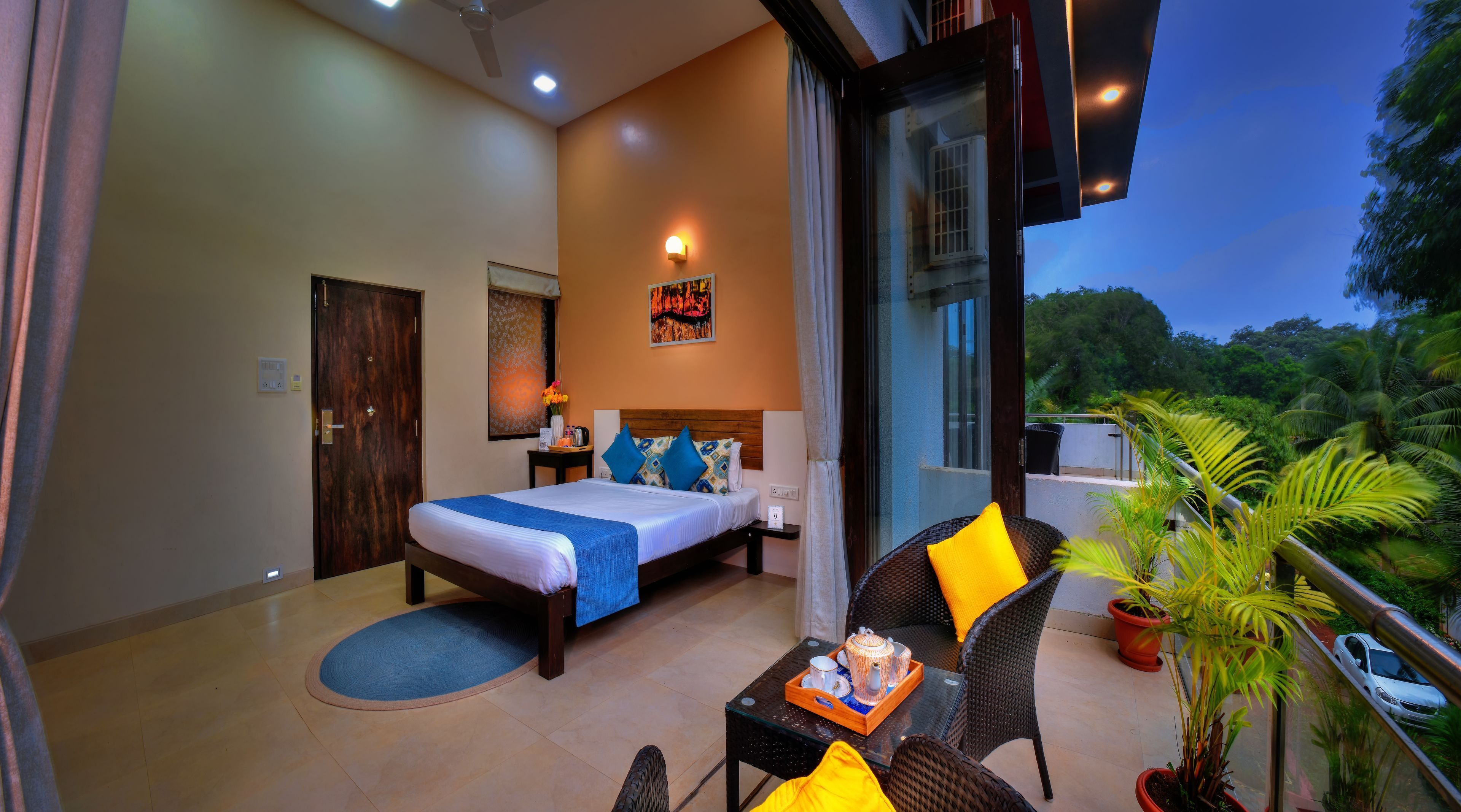 Premium bedding, memory-foam beds, in-room safe, desk