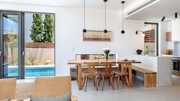 Villa de diseñador, varias camas, para no fumadores | Servicio a la habitación