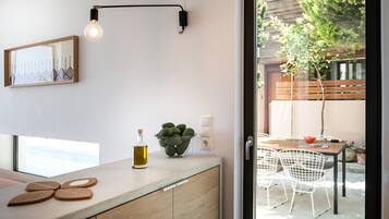 Vila design, várias camas, para não fumantes | Cozinha privada | Geladeira grande, micro-ondas, fogão, cooktop