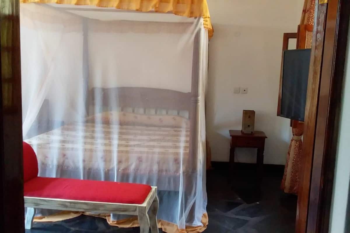 Standard Double Room | Minibar, desk, free WiFi