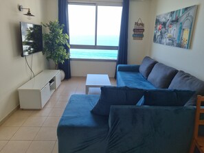 Egyptian cotton sheets, premium bedding, down comforters, minibar - Sea Tower (Haifa)