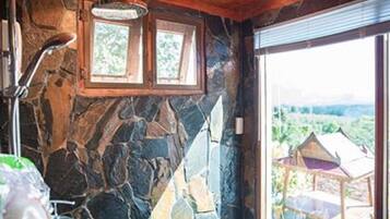 Luxury Villa | Bathroom | Shower, rainfall showerhead, free toiletries, bathrobes
