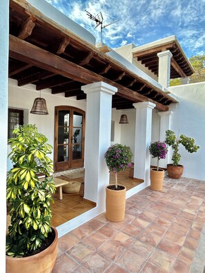 Terrace/patio - Beautiful house for 6 people located in the countryside (Santa Eulària des Riu)