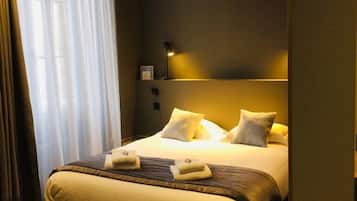 Double Room | Individually decorated, individually furnished, blackout drapes
