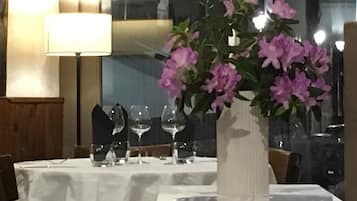 Lunch and dinner served, French cuisine