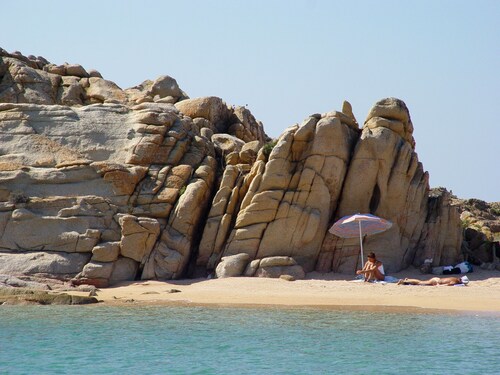 Large four-room apartment, residence with swimming pool, 350 meters from the beach, SEA VIEW