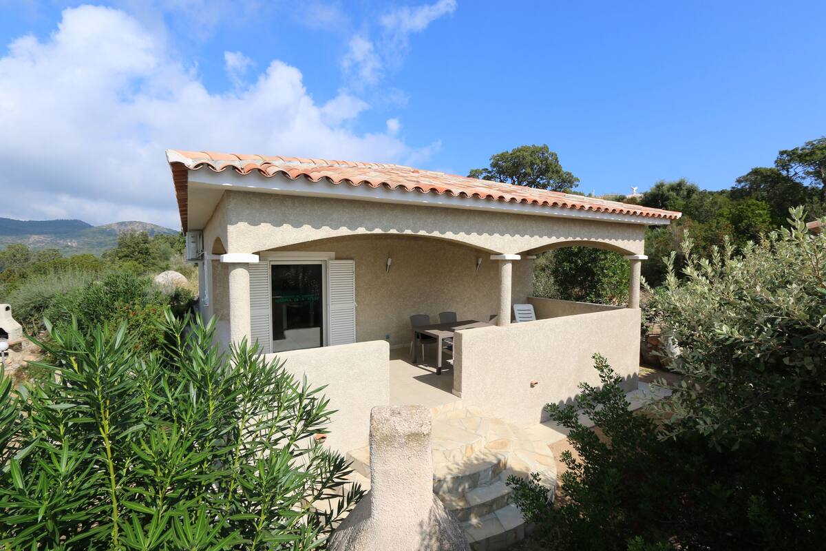 Superior Villa, 3 Bedrooms | In-room safe, soundproofing, iron/ironing board, WiFi (free)