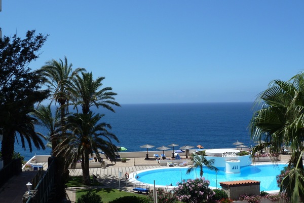 Een verwarmd zwembad