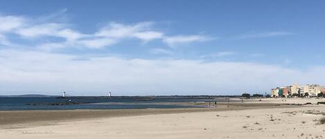 Una playa cerca