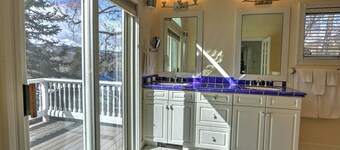 Vakkert utnevnt viktoriansk hjem med moderne interiør, i nærheten av sentrum!