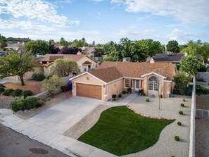 Exterior - Desert Pool Oasis located in the heart of Las Cruces (Las Cruces)