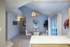 Interior - Desert Pool Oasis located in the heart of Las Cruces (Las Cruces)