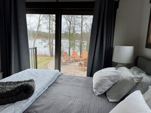4 bedrooms, iron/ironing board, travel cot, free WiFi