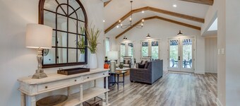 NEUES Designer-LUXUSHAUS! In der Nähe von Gaylord Schlafmöglichkeiten für 18 POOL / Lake Grapevine