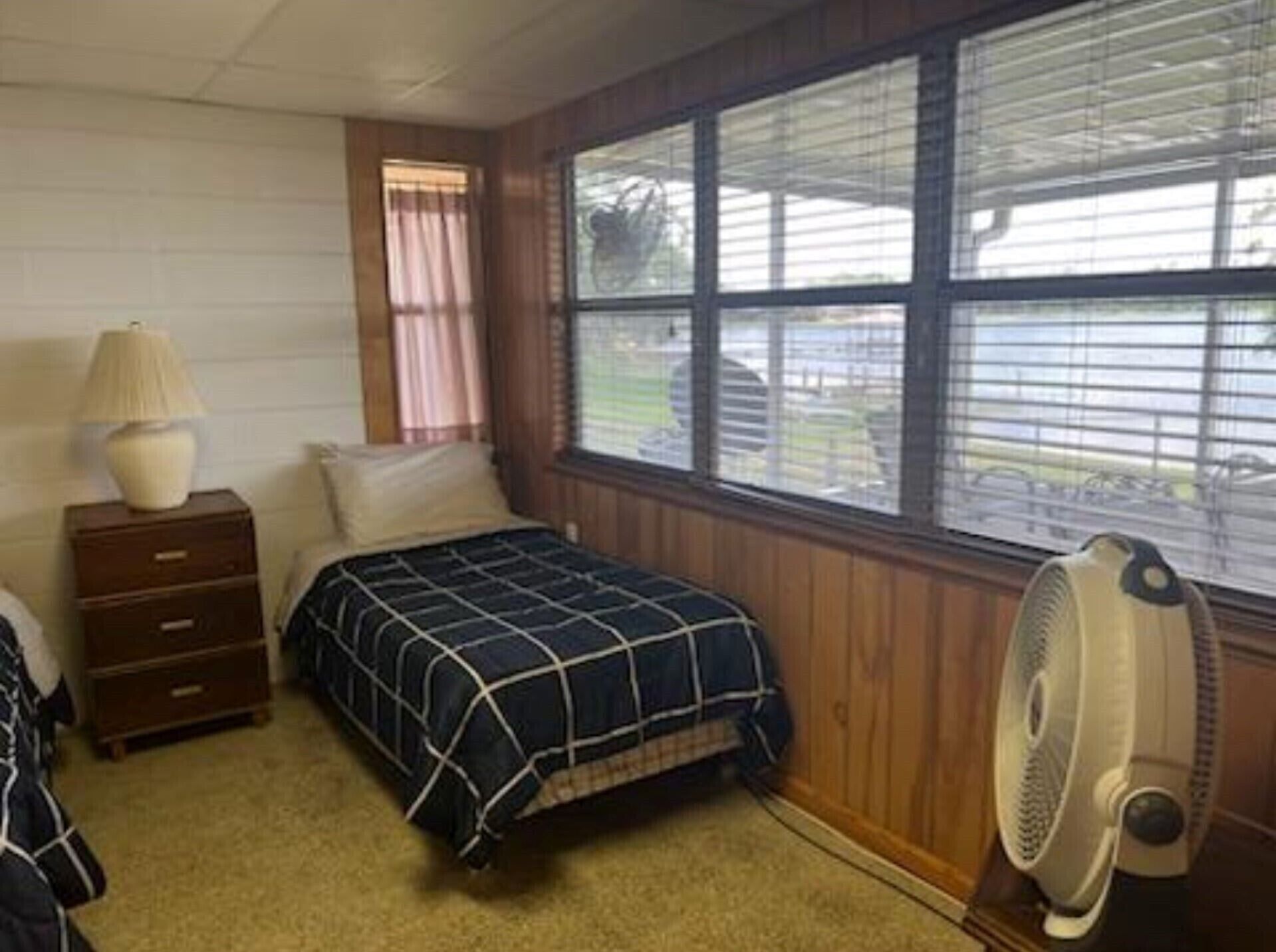 3 bedrooms, WiFi (free), bed sheets