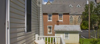 Lakeside Carriage House at Leaser Lake B and B -- cozy, comfortable, country