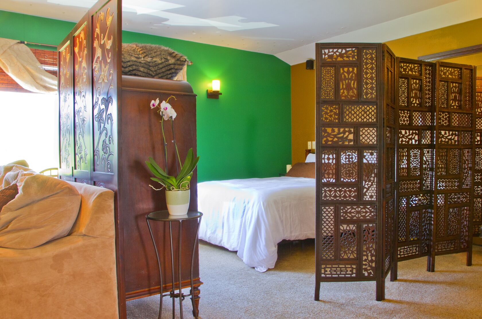 1 bedroom, desk, iron/ironing board, travel cot