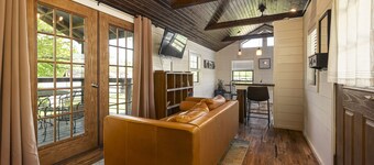 Dam nær Lake of Egypt Cabins - Den gule dør Micro Cabin