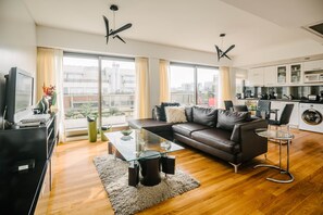 TV - Amazing balcony in Puerto Madero! (Buenos Aires)