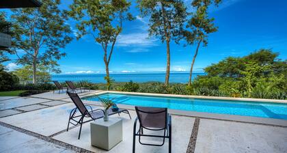 Luxe Coastal Home, Clear 180º Ocean Views, Concierge, Fiber Optic Internet