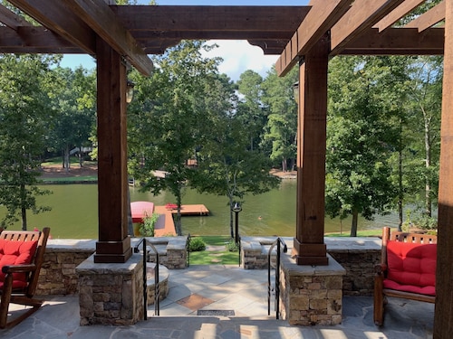 Huge Home on Water, Sleeps 16, Lots of Family Activities Included on Property! 