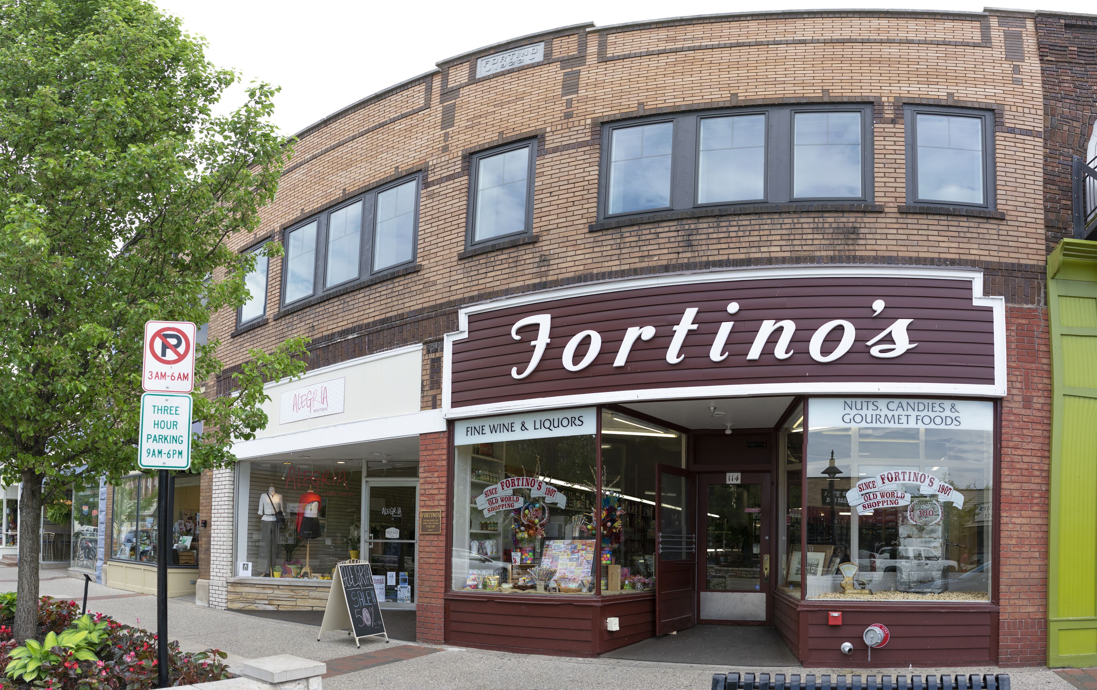 Newly Renovated Downtown Condo In Historic Fortino's Building